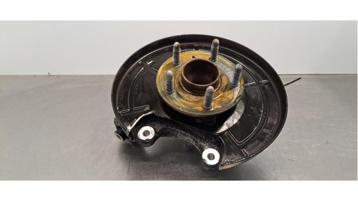 Sworzen lewy tyl Opel Insignia