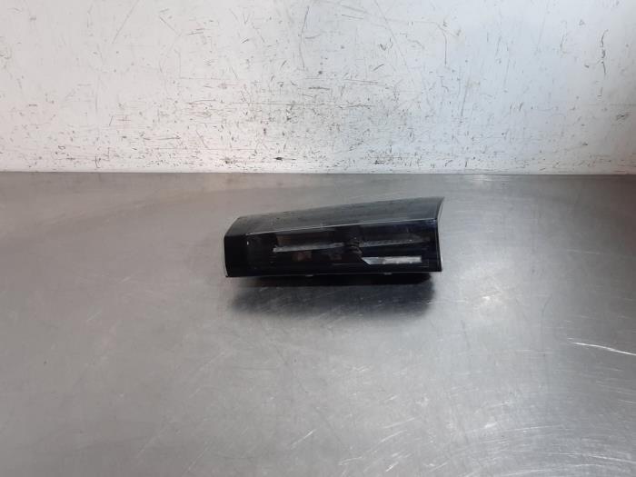 Правий задній ліхтар Peugeot 2008