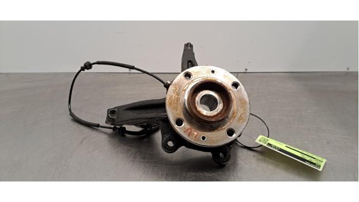 Fusee links-voor Citroen C3