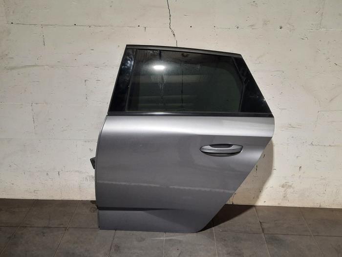 Drzwi lewe tylne wersja 4-drzwiowa Peugeot 308