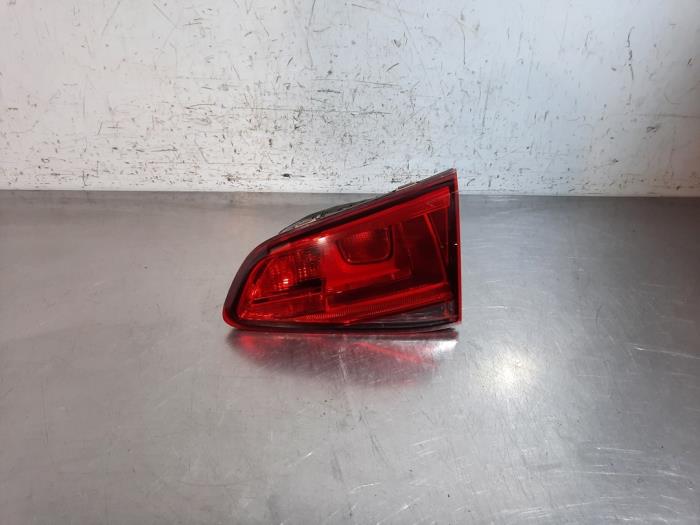 Правий задній ліхтар Volkswagen Golf
