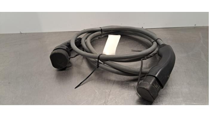 Oplaadkabel elektrische auto BMW iX1