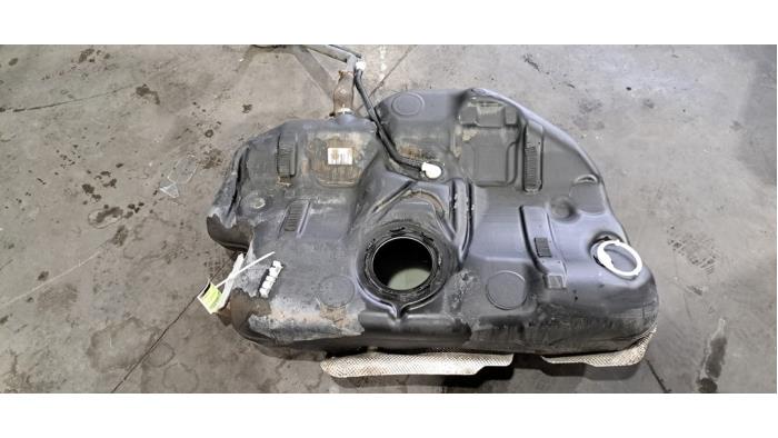 Réservoir de carburant Opel Insignia