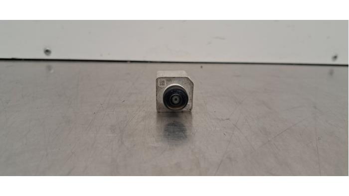 Atbulinės eigos kamera BMW iX1