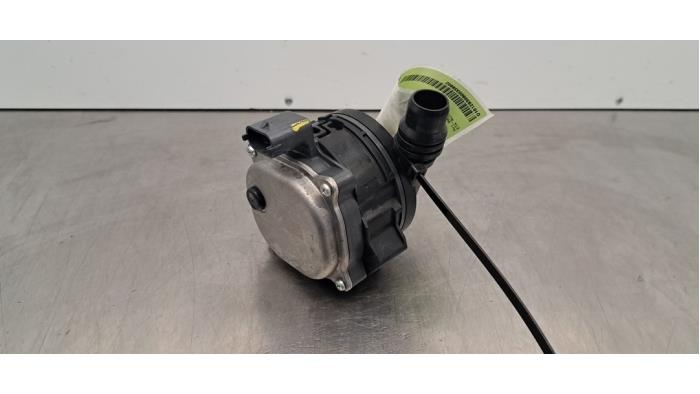 Extra waterpomp Peugeot 408