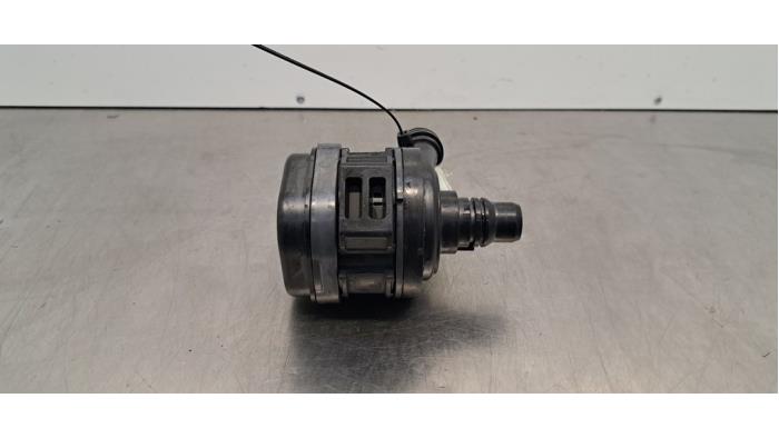 Extra waterpomp Peugeot 408