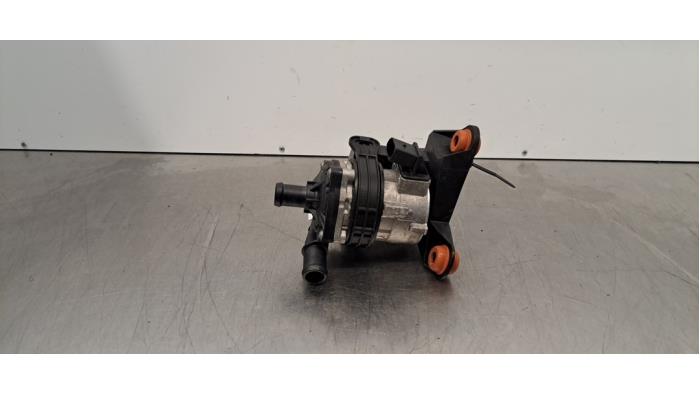 Extra waterpomp Audi E-Tron