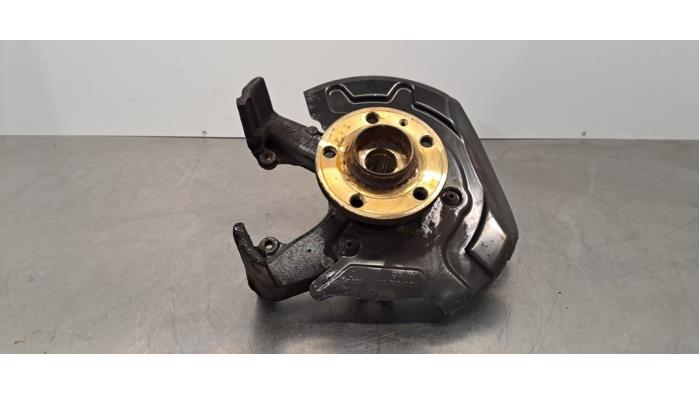 Fusee links-voor Skoda Kamiq