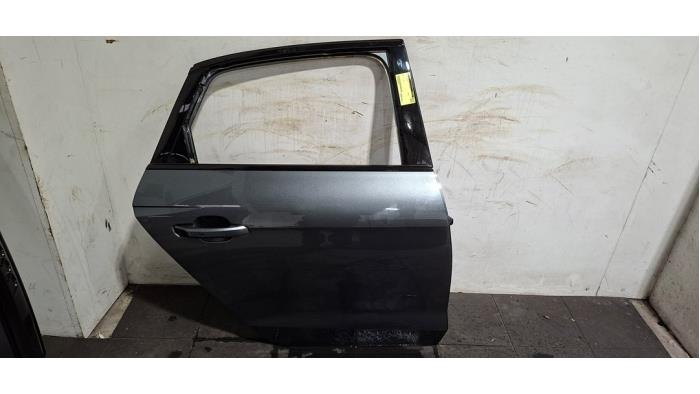 Drzwi prawe tylne wersja 4-drzwiowa Audi A4