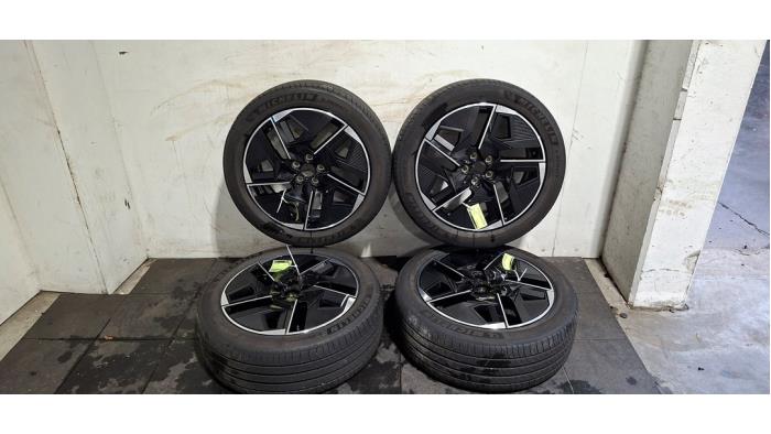 Velgen set + banden Peugeot 408