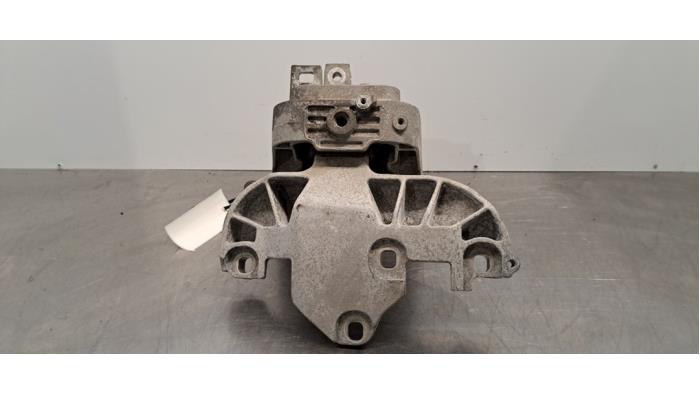 Motorsteun Mercedes CLA