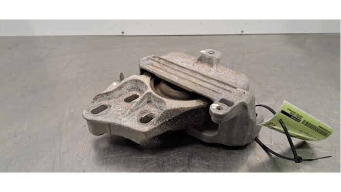 Soporte de caja de cambios Mercedes CLA