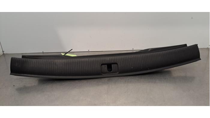 Deksel for låsefanger bak Audi Q5