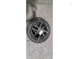 Gebruikte Velg + Band Opel Corsa F (UB/UH/UP) 1.2 Turbo 12V 100 Prijs € 133,10 Inclusief btw aangeboden door Autohandel Didier