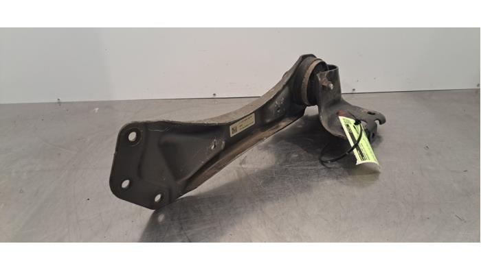 Wahacz zawieszenia lewy tyl Mercedes CLA