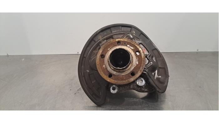 Fusee rechts-achter Mercedes CLA