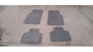 Gebruikte Matten Set Opel Corsa F (UB/UH/UP) 1.2 Turbo 12V 100 Prijs € 54,45 Inclusief btw aangeboden door Autohandel Didier