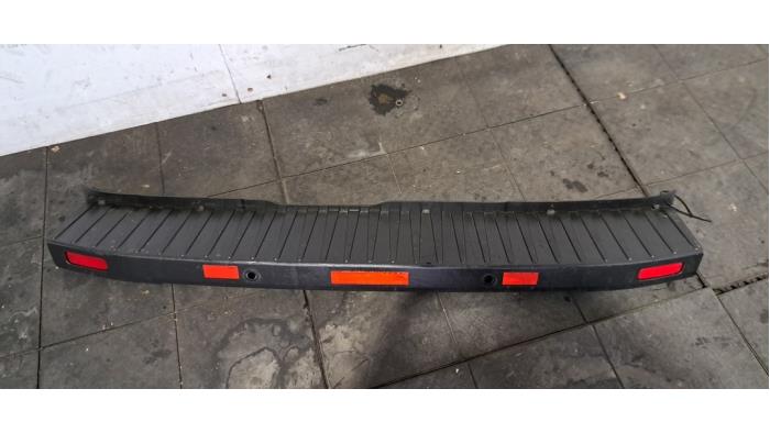 Parachoques trasero Ford Transit