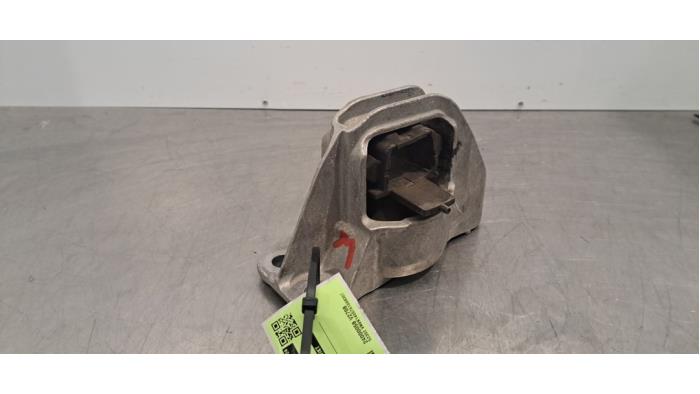 Motorsteun Nissan Micra