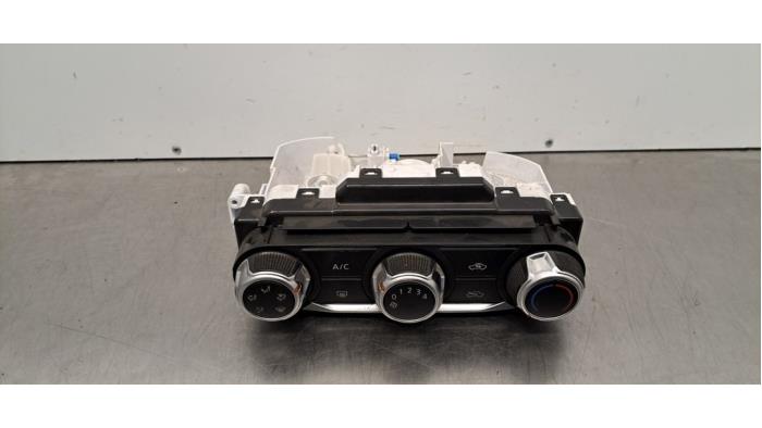 Панель управління кондиціонером Nissan Micra