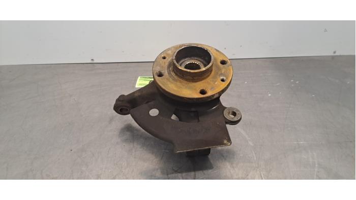 Fusee rechts-voor Nissan Micra