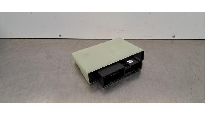 Adblue Computer van een BMW X5 (G05) xDrive 30d 3.0 24V 2020