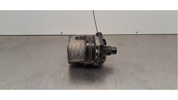 Extra waterpomp Mercedes EQC