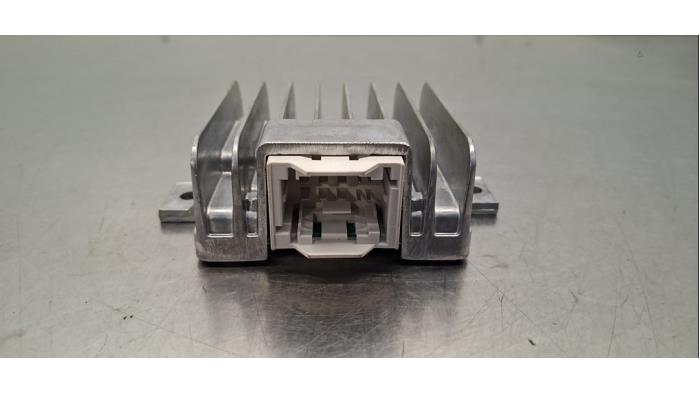 Amplificateur radio Mercedes EQC