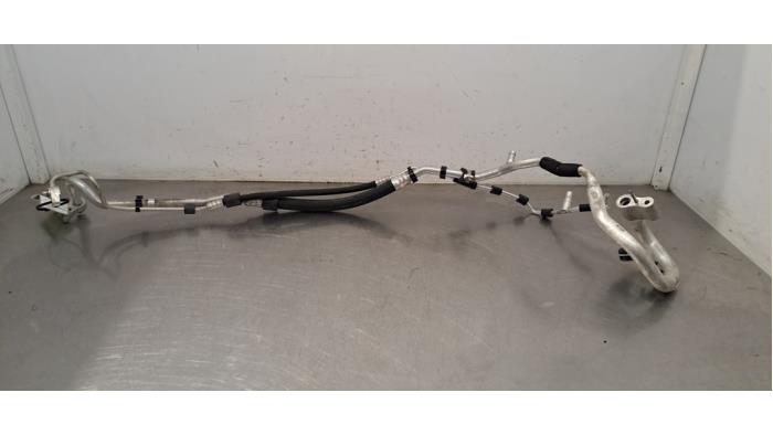 Tuyau clim Mercedes EQC