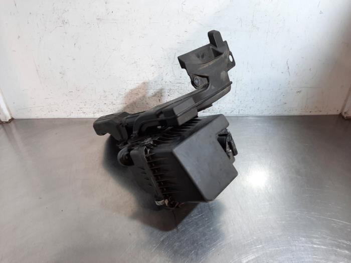 Luchtfilterhuis Mazda 2.