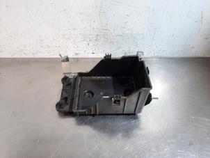 Gebruikte Accubak Mazda 2 (DJ/DL) 1.5 SkyActiv-G 90 Prijs € 24,20 Inclusief btw aangeboden door Autohandel Didier