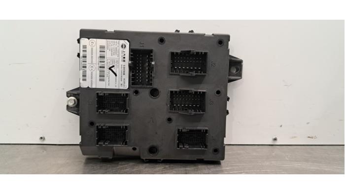 Ordinateur contrôle fonctionnel MG MG4