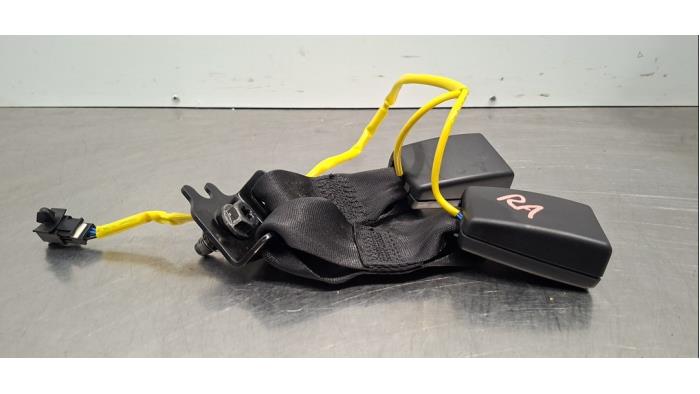 Insertion ceinture de sécurité arrière droite MG MG4