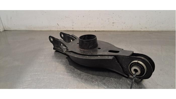 Draagarm rechts-achter MG MG4