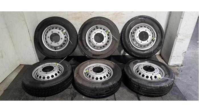 Velgen set + banden Mercedes Sprinter
