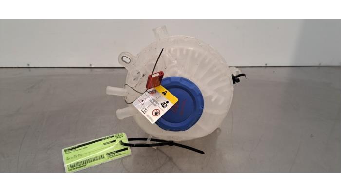 Zbiornik rozprezny Audi E-Tron