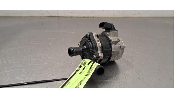 Extra waterpomp Audi E-Tron