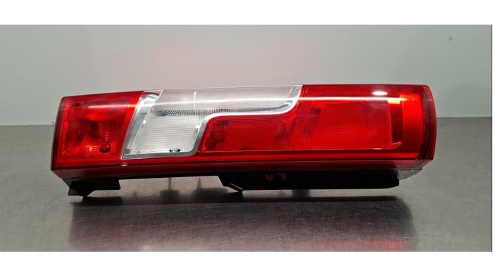 Feu arrière gauche Opel Movano