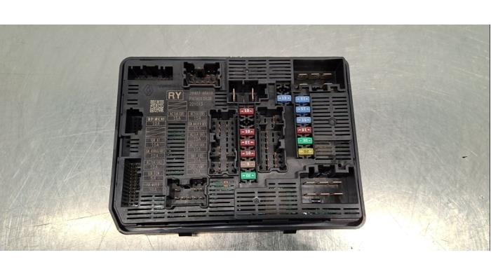 Boîte à fusibles Nissan Qashqai