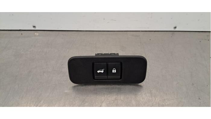 Commutateur hayon Nissan Qashqai