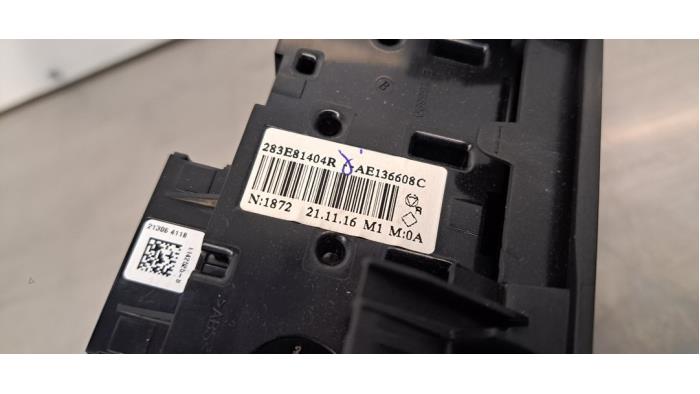 Commutateur éclairage d'urgence Renault Trafic