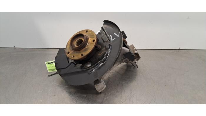 Fusee links-voor Nissan Qashqai