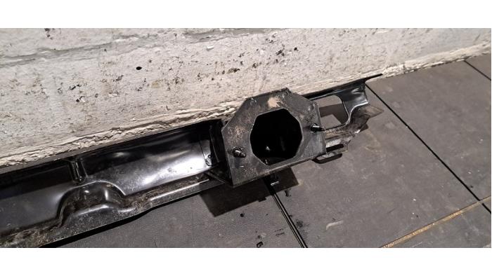 Bumperframe achter Renault Trafic