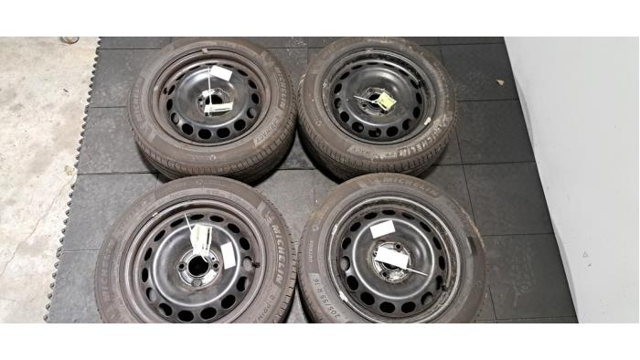 Kit jantes + pneumatiques Citroen C3