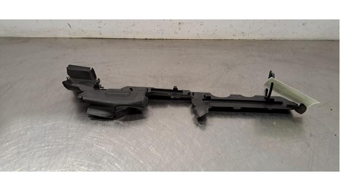 Guidage d'air Peugeot 408