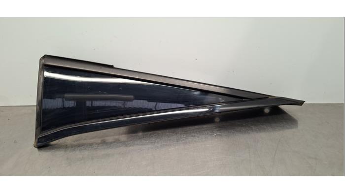 Vitre triangulaire arrière gauche Peugeot 408