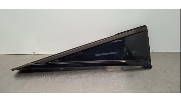 Vitre triangulaire arrière droite Peugeot 408