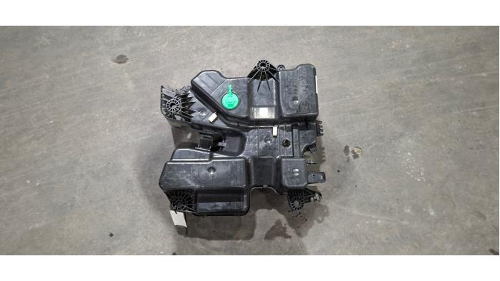 Réservoir Adblue Opel Vivaro