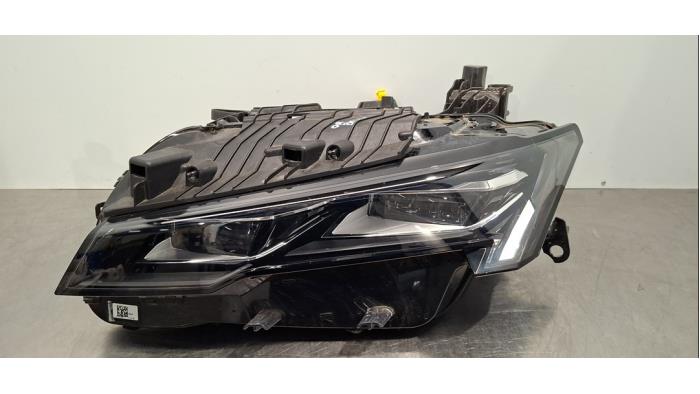 Phare gauche Peugeot 408