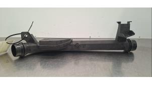 Gebruikte Intercooler Buis Peugeot 408 1.6 16V HYbrid 180 Prijs € 66,55 Inclusief btw aangeboden door Autohandel Didier